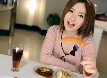 Chàng trai ăn tối xong rồi chịch em
